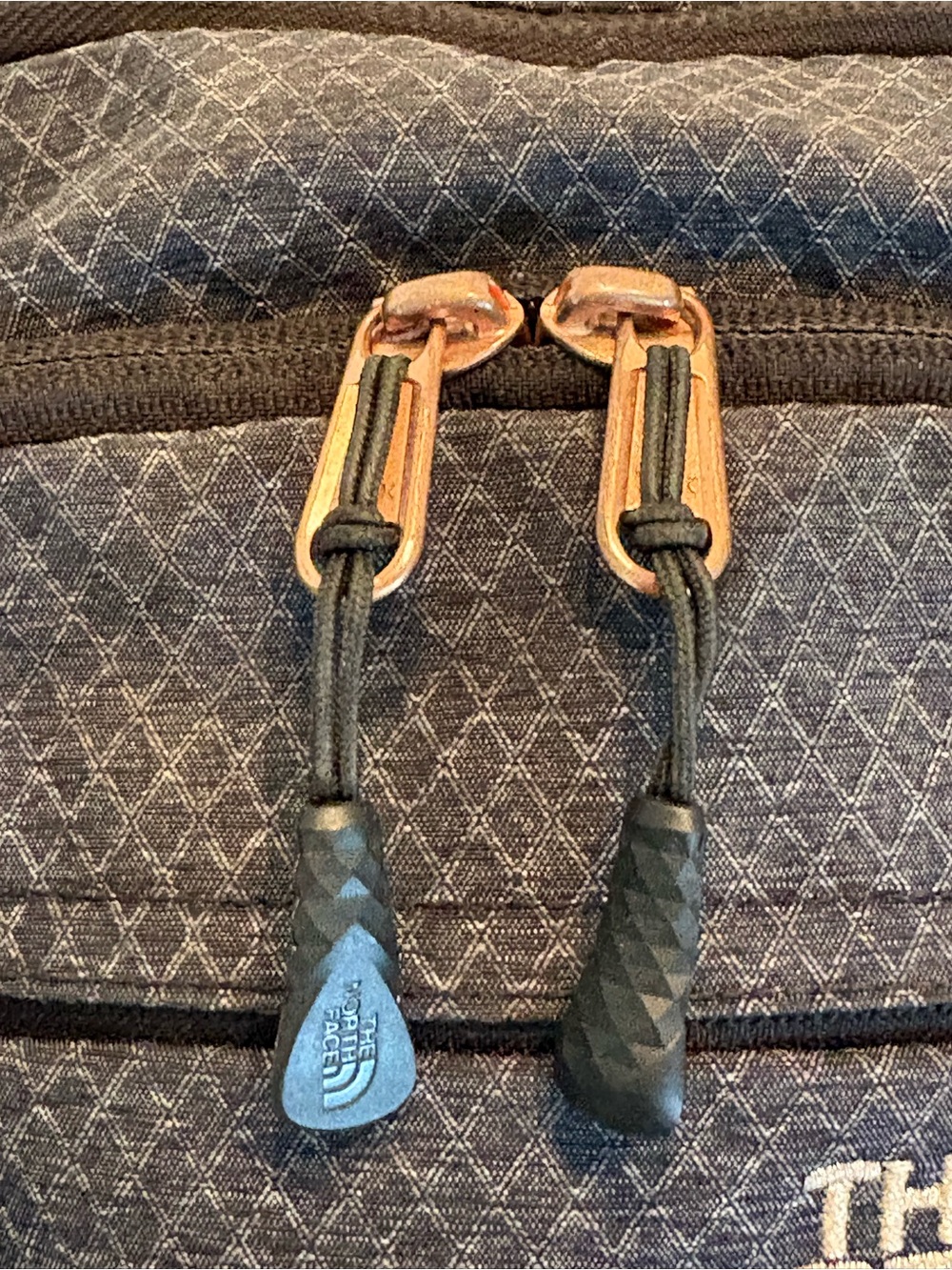 The North Face Recon Luxury Women’s Gray Black Backpack w Rose Gold Accents - Picture 3 of 14